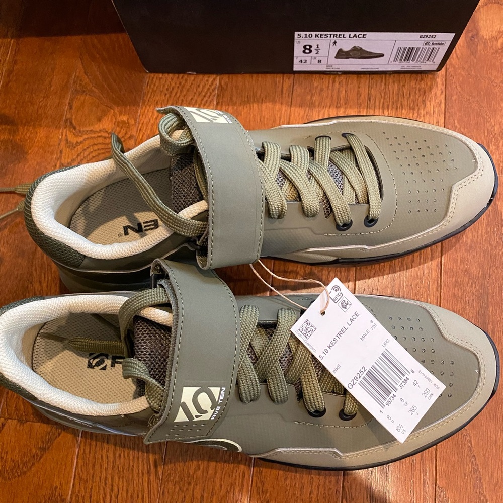 Adidas five ten kestrel lace men’s 8.5 NWT
